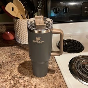 stanley 40 oz tumbler
